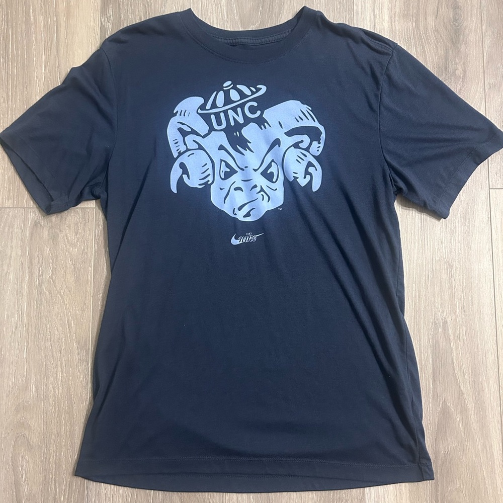 Nike University if North Carolina (UNC) Navy Graphic Tee